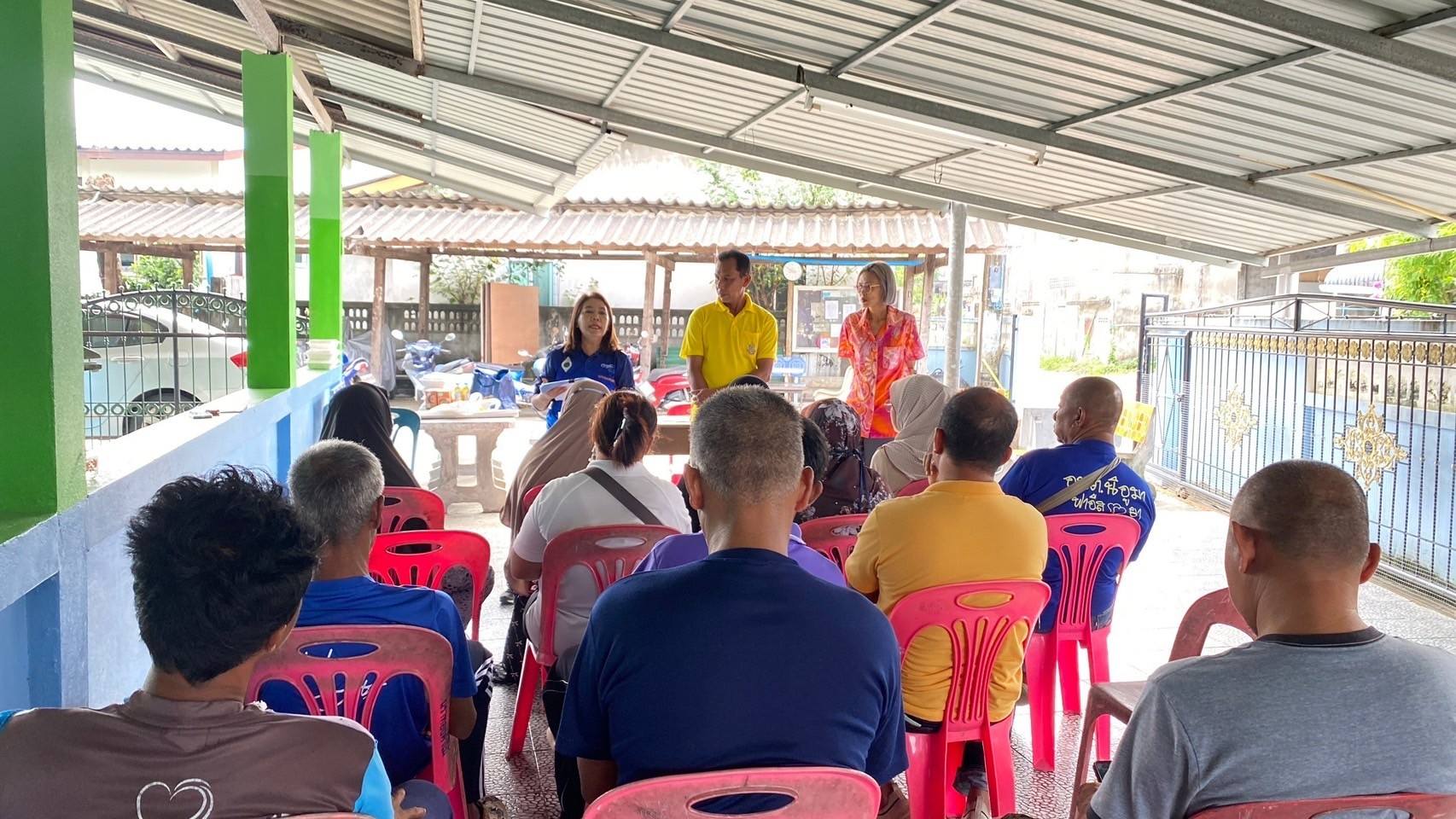 สำนักงานพัฒนาชุมชนอำเภอเมืองนราธิวาสกิจกรรมประชุมเตรียมความพร้อมหมู่บ้านแพร่ระบาดยาเสพติดพัฒนาสู่หมู่บ้านต้นกล้ากองทุนแม่ของแผ่นวันที่ 21 มกราคม 2568